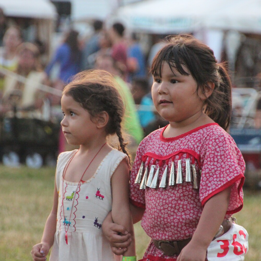 Native American Girls. 