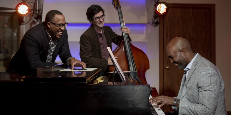 Music Moves. Reggie James trio