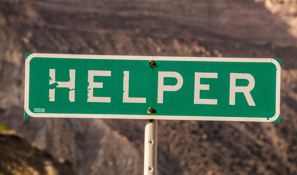 Helper highway sign