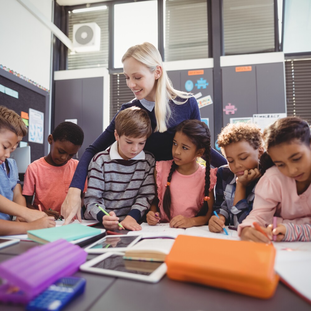 K12Education_Teacher_DiverseStudents