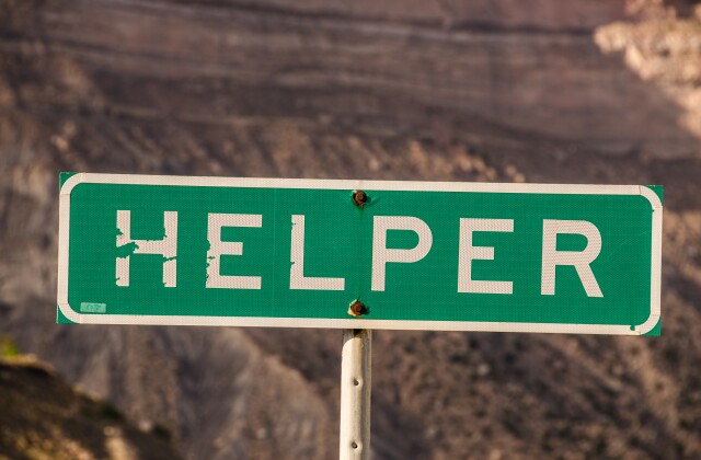 Helper highway sign