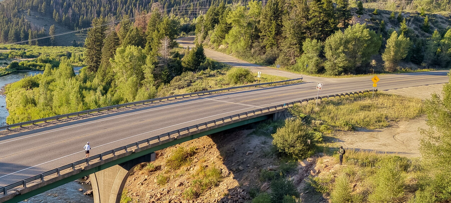 Mina Guli on highway