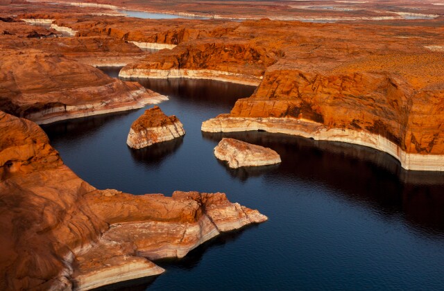 Lake Powell Colorado bathtub ring stock 