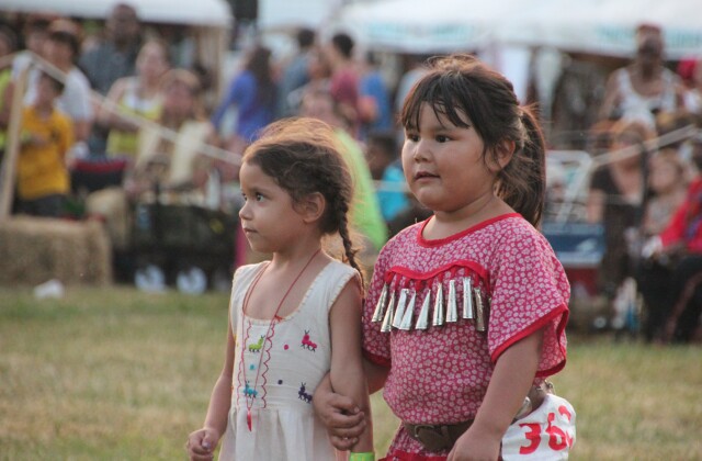 Native American Girls. 