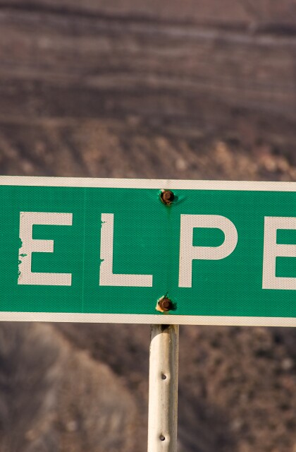 Helper highway sign