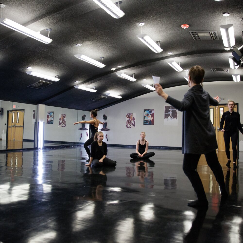 Arkansas Arts Academy. Dance class