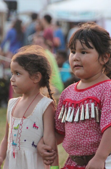Native American Girls. 